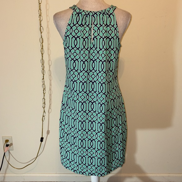 Lulu-B sleeveless keyhole shift mini dress - Picture 4 of 7